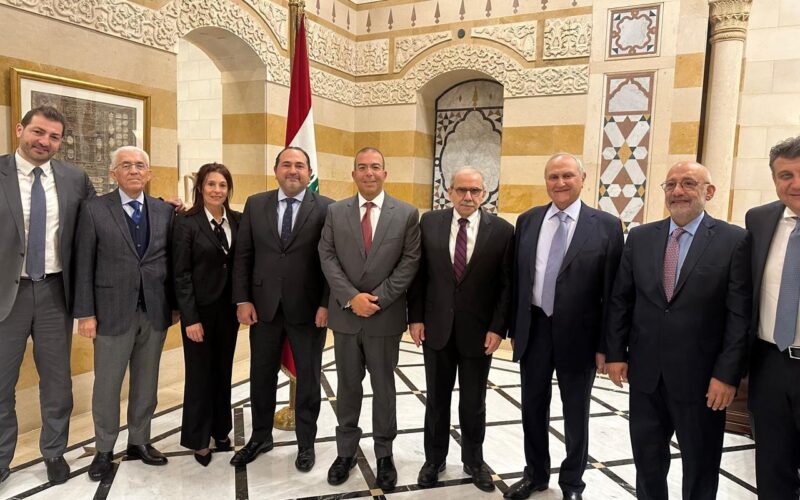 رئيس الحكومة نوّاف سلام يطلّع على نشاطات نادي الغولف ويشيد بدوره في حماية البيئة والترويج السياحي