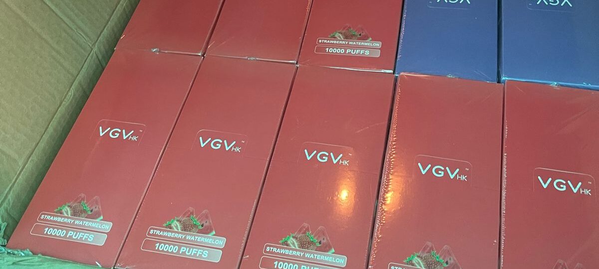 وحدة من “الريجي” كمنت لسيارة وضبطت فيها سجائر الكترونية مهرّبة
