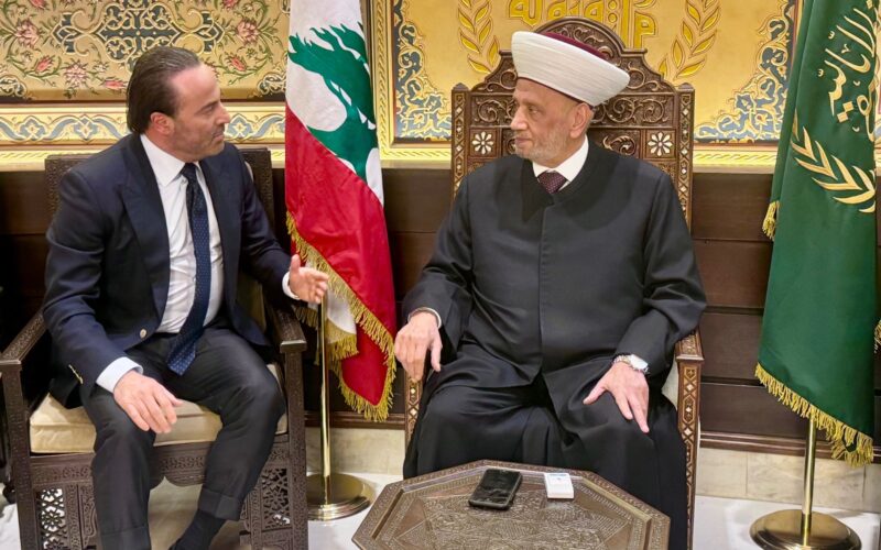 “المفتي دريان يستقبل المحامي مجاهد شندب ويوافق على رعاية حفل جوائز مسابقة القرآن في الضنية” “المفتي دريان يستقبل المحامي مجاهد شندب ويوافق على رعاية حفل جوائز مسابقة القرآن في الضنية”