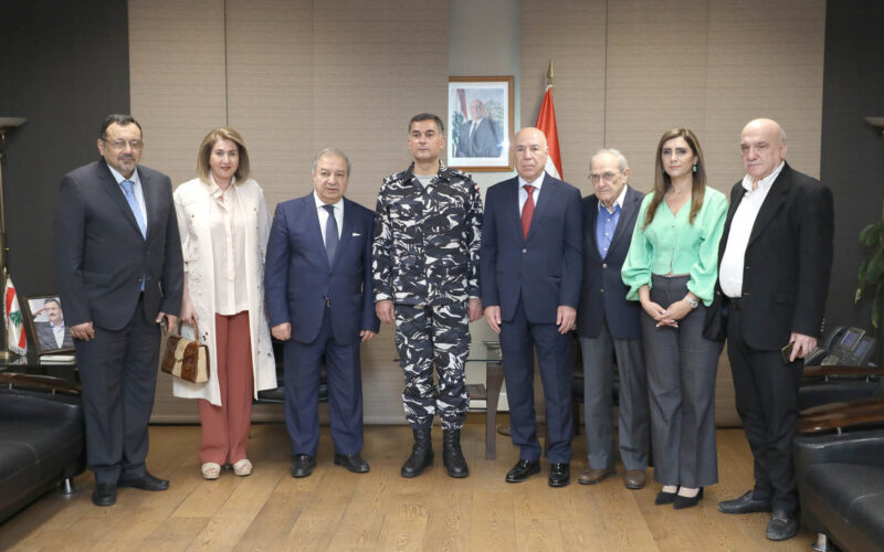 اللواء عبدالله استقبل السّفير الأردني ونقيب الصّحافة على رأس وفد من النّقابة
