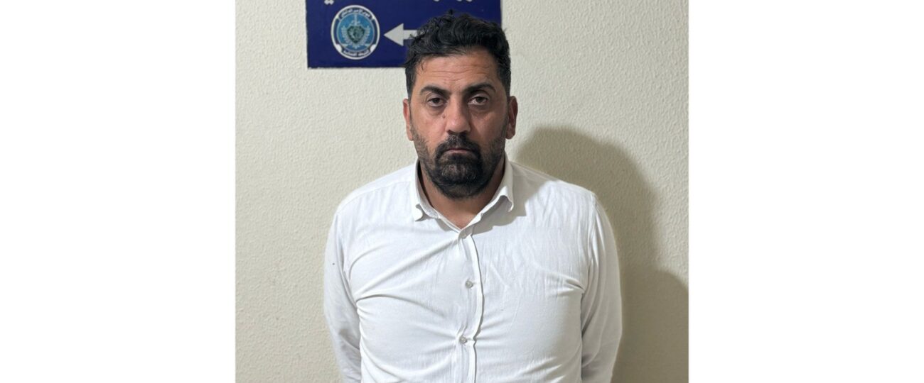انتحل صفة أمنيّة ونفّذ عمليّات سلب طالت سائقي سيّارات أجرة، هل من وقع ضحيّة أعماله؟