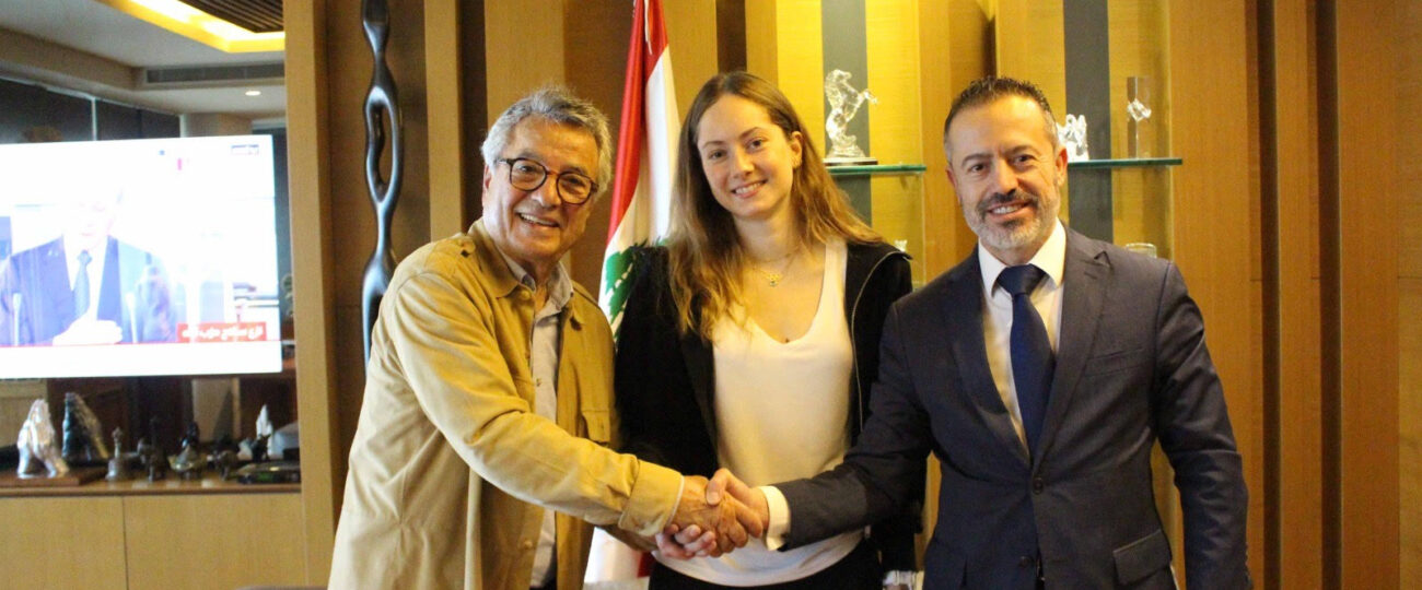 توقيع اتفاقية رعاية لبطلة التايكواندو ليتيسيا عون  بين طلال المقدسي وحبيب ظريفة