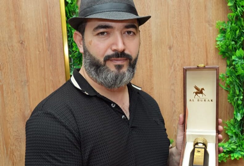 خبير العطور محمد فؤاد الحراكي ومحل البراق للعطور في الشارقة