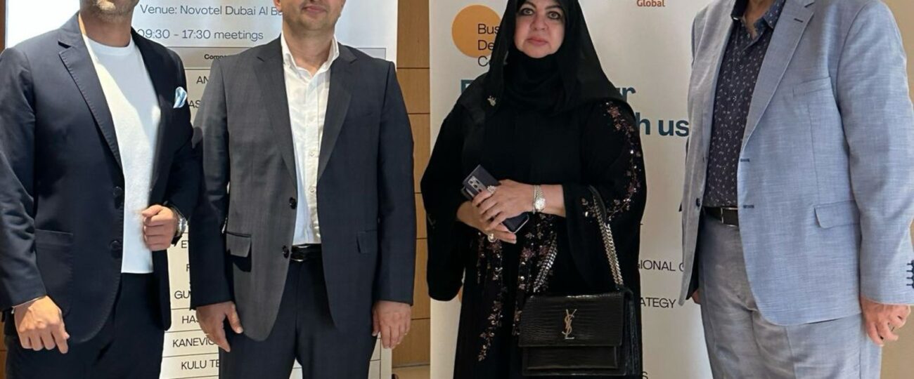 منى المنصوري تدعم جسور التعاون بين الإمارات وتركيا في قطاع الأزياء عبر حدث B2B في إزمير