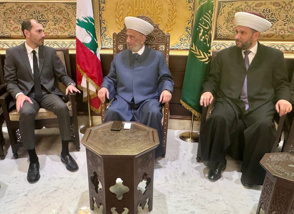 استقبل مفتي الجمهورية اللبنانية الشيخ عبد اللطيف دريان في دار الفتوى النائب أحمد الخير